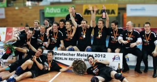 Les volleyeurs du Recycling Berlin, équipés par ERIMA, sont champions d'Allemagne !